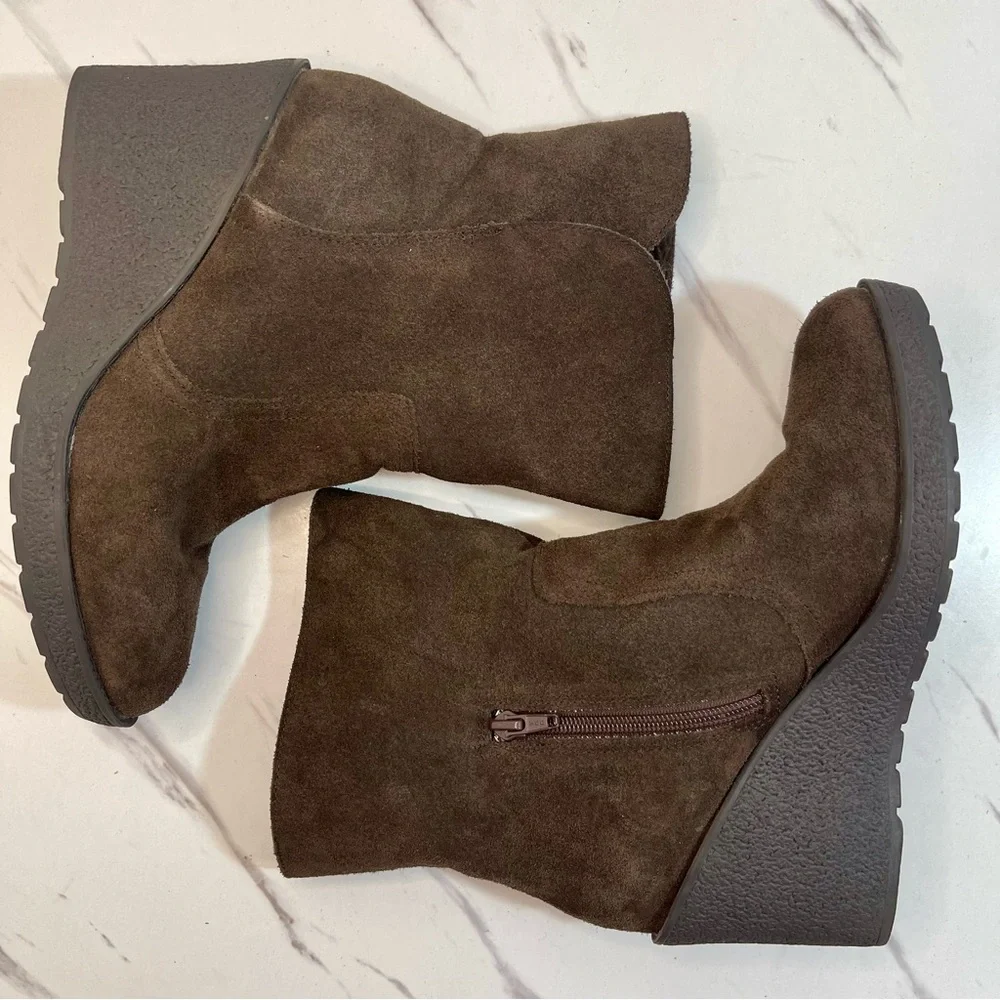 Kelly & Katie Dark Brown Sued Lined Fold Down Wedge Ankle Boots Size 7.5